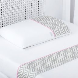 Jogo de Lençol Berço Vira Estampada Chevron Rosa - 3 Peças Jogo de Lençol Berço Vira Estampada Chevron Rosa - 3 Peças