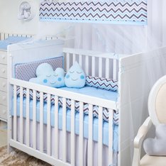 Kit Berço Rolinho Chevron Azul E Cinza com Nuvem e Gotinha - 10 Peças Kit Berço Rolinho Chevron Azul E Cinza com Nuvem e Gotinha - 10 Peças