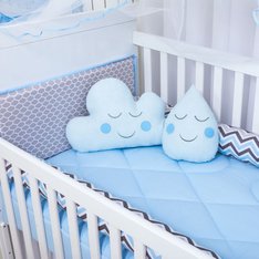 Kit Berço Rolinho Chevron Azul E Cinza com Nuvem e Gotinha - 10 Peças Kit Berço Rolinho Chevron Azul E Cinza com Nuvem e Gotinha - 10 Peças