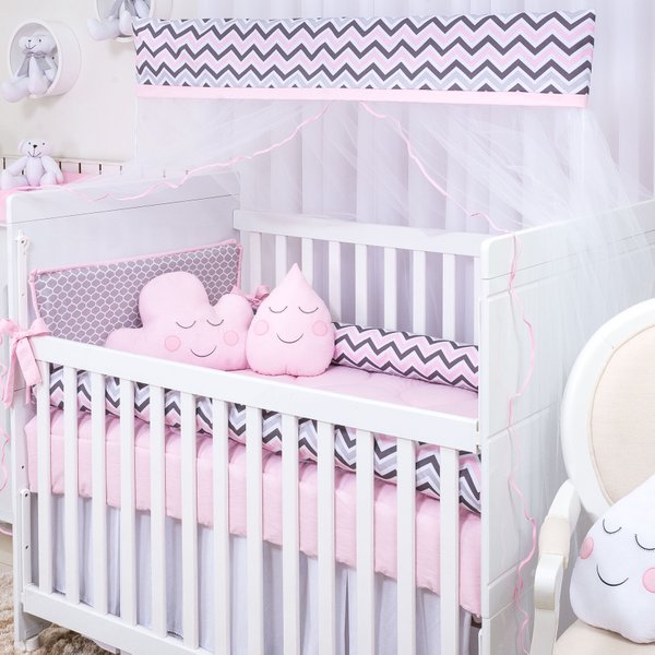 Kit Berço Rolinho Chevron Rosa e Cinza com Nuvem e Gotinha - 10 Peças Kit Berço Rolinho Chevron Rosa e Cinza com Nuvem e Gotinha - 10 Peças