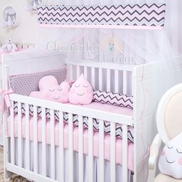 Kit Berço Rolinho Chevron Rosa e Cinza com Nuvem e Gotinha - 10 Peças Kit Berço Rolinho Chevron Rosa e Cinza com Nuvem e Gotinha - 10 Peças
