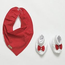Babador Bandana + Sapatinho Poázinho Vermelho Babador Bandana + Sapatinho Poázinho Vermelho