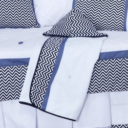 Toalha de Banho de Bebê Chevron Noblesse Azul Marinho com Capuz Toalha de Banho de Bebê Chevron Noblesse Azul Marinho com Capuz