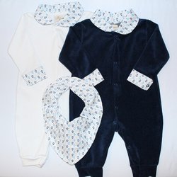 Kit 2 Macacões de Bebê + Bandana Âncora Marinho e Branco Kit 2 Macacões de Bebê + Bandana Âncora Marinho e Branco