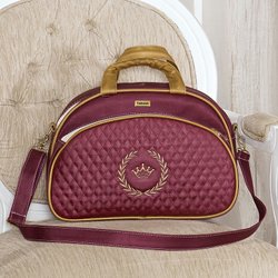 Bolsa Maternidade Puppi Coroa Bordô e Dourado M Bolsa Maternidade Puppi Coroa Bordô e Dourado M