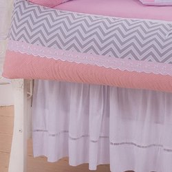 Saia de Berço Alteza Chevron Rosa - Branco 100% Algodão Saia de Berço Alteza Chevron Rosa - Branco 100% Algodão