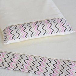 Jogo de Lençol de Berço Chevron Zig Zag Rosa 3 Peças Jogo de Lençol de Berço Chevron Zig Zag Rosa 3 Peças