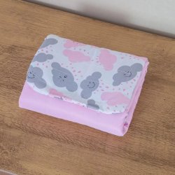 Trocador Portátil Nuvem Rosa com Bolso Trocador Portátil Nuvem Rosa com Bolso