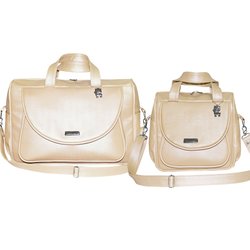 Conjunto de Bolsas Maternidade Elegance Palha 2 Peças Tamanho P e M Conjunto de Bolsas Maternidade Elegance Palha 2 Peças Tamanho P e M