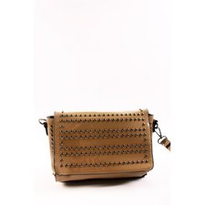 Bolsa Transversal Verniz Com Tachas Bolsa Transversal Verniz Com Tachas