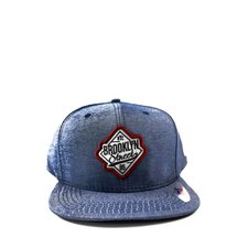 Boné Snapback Poá Com Patch Bordado Boné Snapback Poá Com Patch Bordado