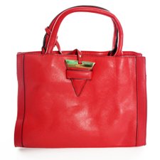 Bolsa De Ombro Com Alça Transversal E Pingente Triangular Bolsa De Ombro Com Alça Transversal E Pingente Triangular