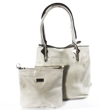 Kit 2 Bolsas Ombro e Transversal Detalhes Dourados Kit 2 Bolsas Ombro e Transversal Detalhes Dourados