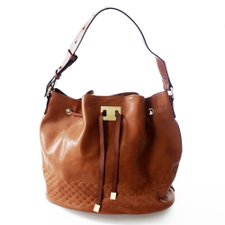 Bolsa de Ombro Detalhes Dourados e Matelassê Bolsa de Ombro Detalhes Dourados e Matelassê
