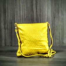 Bolsa Transversal Com Matelassê e Detalhes Dourados Bolsa Transversal Com Matelassê e Detalhes Dourados