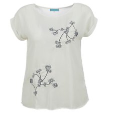 Blusa com Flores Orientais (Plus size) Blusa com Flores Orientais (Plus size)