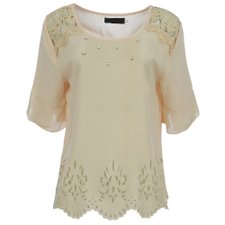 Blusa Detalhes em Pérolas Sintéticas e Guipir Blusa Detalhes em Pérolas Sintéticas e Guipir