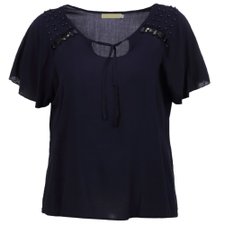 Bata com Abertura no Ombro e Tachas (Plus Size) Bata com Abertura no Ombro e Tachas (Plus Size)