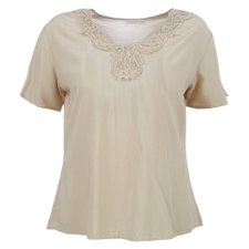 Blusa Fresquinha Com Pedrarias (Plus Size) Blusa Fresquinha Com Pedrarias (Plus Size)