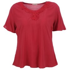 Blusa Fresquinha Com Pedrarias (Plus Size) Blusa Fresquinha Com Pedrarias (Plus Size)