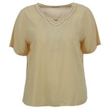 Blusa Delicada com Pedrarias (Plus Size) Blusa Delicada com Pedrarias (Plus Size)