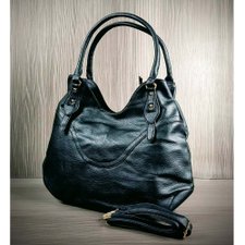 Bolsa de Ombro Detalhes em Dourado Bolsa de Ombro Detalhes em Dourado