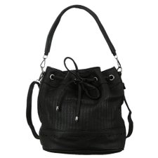 Bolsa Saco Com Detalhes Vazados E Com Matelassê Bolsa Saco Com Detalhes Vazados E Com Matelassê