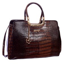 Bolsa de Verniz Detalhes Metálicos Bolsa de Verniz Detalhes Metálicos