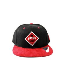 Boné Snapback Com Estampa Bordada e Aba Aveludada Boné Snapback Com Estampa Bordada e Aba Aveludada
