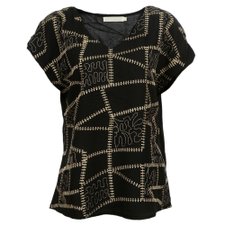 Blusa com Bordado e Tecido Leve Blusa com Bordado e Tecido Leve