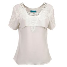 Blusa Decote Rendado e com Babados Blusa Decote Rendado e com Babados