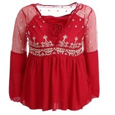 Blusa Plus Size Evasê Com Tule Rendado E Amarração Blusa Plus Size Evasê Com Tule Rendado E Amarração