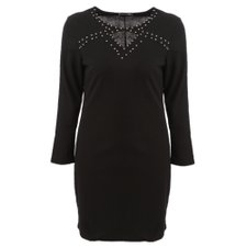 Vestido Plus Size Gola Choker Detalhes Metálicos Vestido Plus Size Gola Choker Detalhes Metálicos