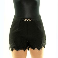 Short Com Barra Rendada E Fivella Metálica Short Com Barra Rendada E Fivella Metálica