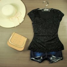 Blusa Cintilante Decote Rendado E Bordado Blusa Cintilante Decote Rendado E Bordado