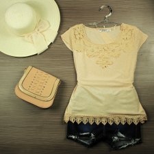 Blusa Cintilante Decote Rendado E Bordado Bege Blusa Cintilante Decote Rendado E Bordado Bege