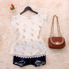 Blusa Feminina Decote E Barra Rendada Folhagem Metálica Blusa Feminina Decote E Barra Rendada Folhagem Metálica