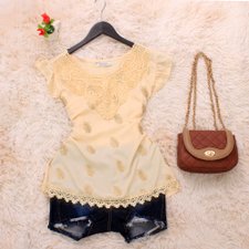 Blusa Feminina Decote E Barra Rendada Folhagem Metálica Blusa Feminina Decote E Barra Rendada Folhagem Metálica