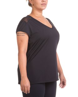 Blusa Plus Size com Recorte e Tule em Dry Fit Preto Blusa Plus Size com Recorte e Tule em Dry Fit Preto