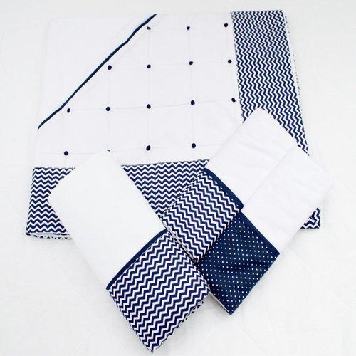 Kit de Manta com Cueiro e Fraldas 100% Algodão Chevron Azul Marinho Kit de Manta com Cueiro e Fraldas 100% Algodão Chevron Azul Marinho