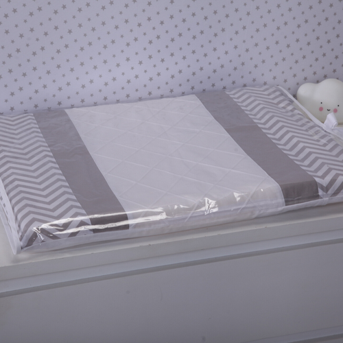 Trocador de Fraldas para Bebê Chevron Cinza com Branco Trocador de Fraldas para Bebê Chevron Cinza com Branco