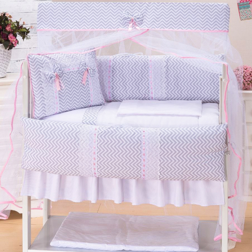 Kit Mini Berço 40 cm Largura 9 Peças Chevron Cinza e Rosa Kit Mini Berço 40 cm Largura 9 Peças Chevron Cinza e Rosa