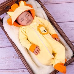 Macacão Longo de Bebê Leão Amarelo