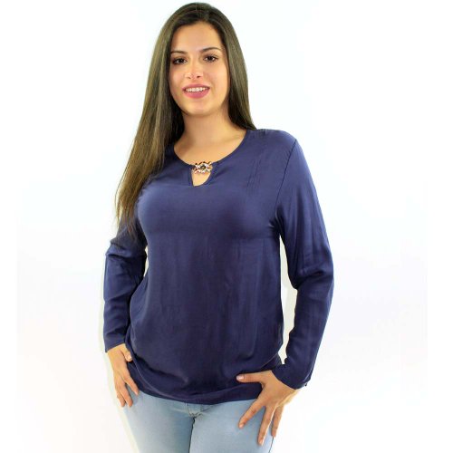 Blusa Azul Manga Longa Com Detalhe Metalico No Decote