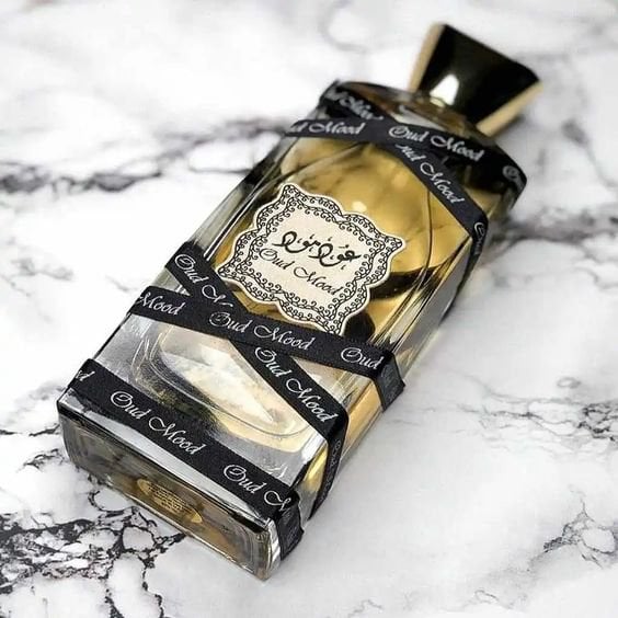 Oud Mood Lattafa Eau de Parfum | Lyon Perfumaria