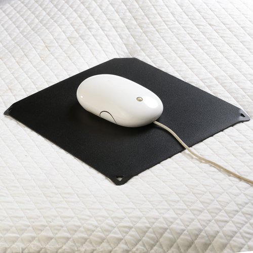 Mouse Pad Bed - Rígido para Cama ou sofá em Alumínio - Preto