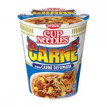 Macarrão instantâneo Cup Noodles Carne Defumada 69G